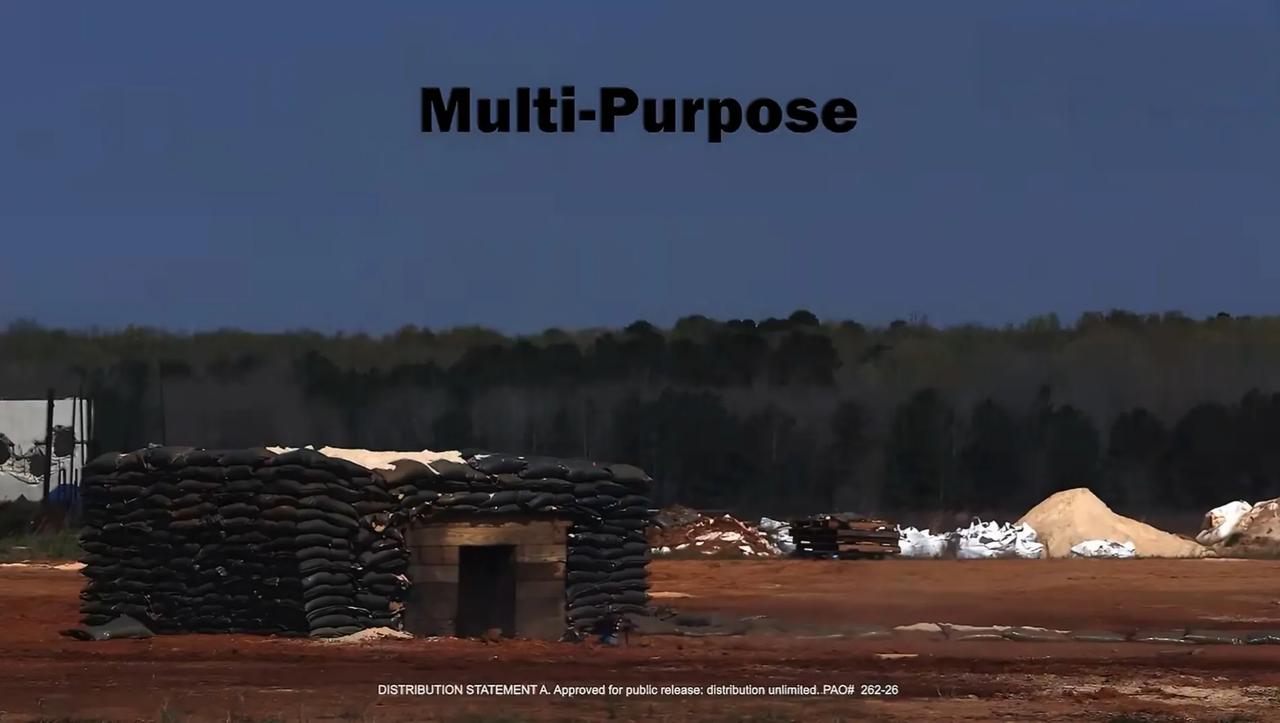 美国陆军测试用无人机投放掩体破裂和动能爆炸弹（BRAKER）。在测试中，小型无人