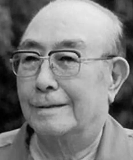 [月亮]1995年，吴德结束了他的一生旅程，在即将去世之际，他对身旁的女儿留下了