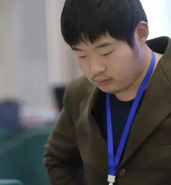 2025个人赛8进4打完了。
 
王禹博6番棋淘汰黄光颖。
 
刘柏宏5番棋赢了