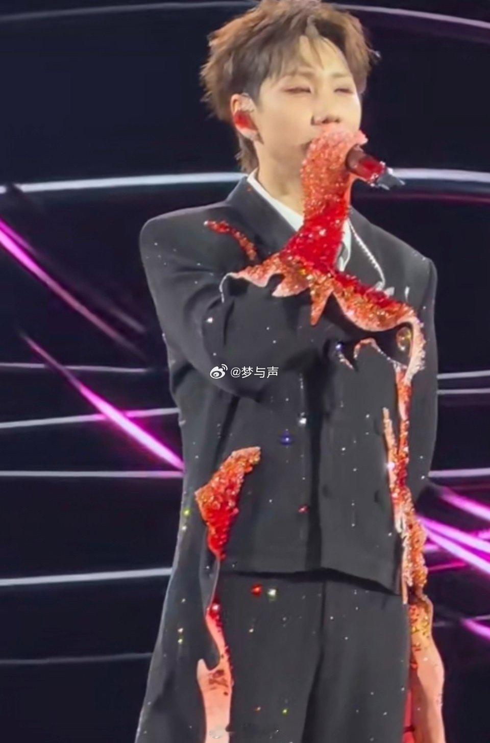 说好的出坑计划全面崩盘！汪苏泷一开口就是全场大合唱，这波回忆杀比剧情还要让人上头