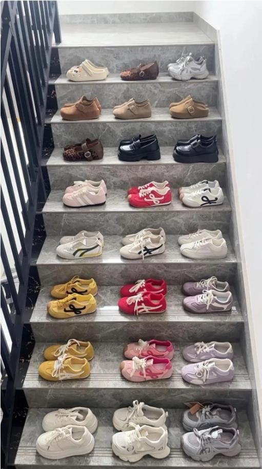 谁懂啊！刚被老公下了“最后通牒”：家里这些鞋，不穿烂一双，休想再买新的！
看着楼