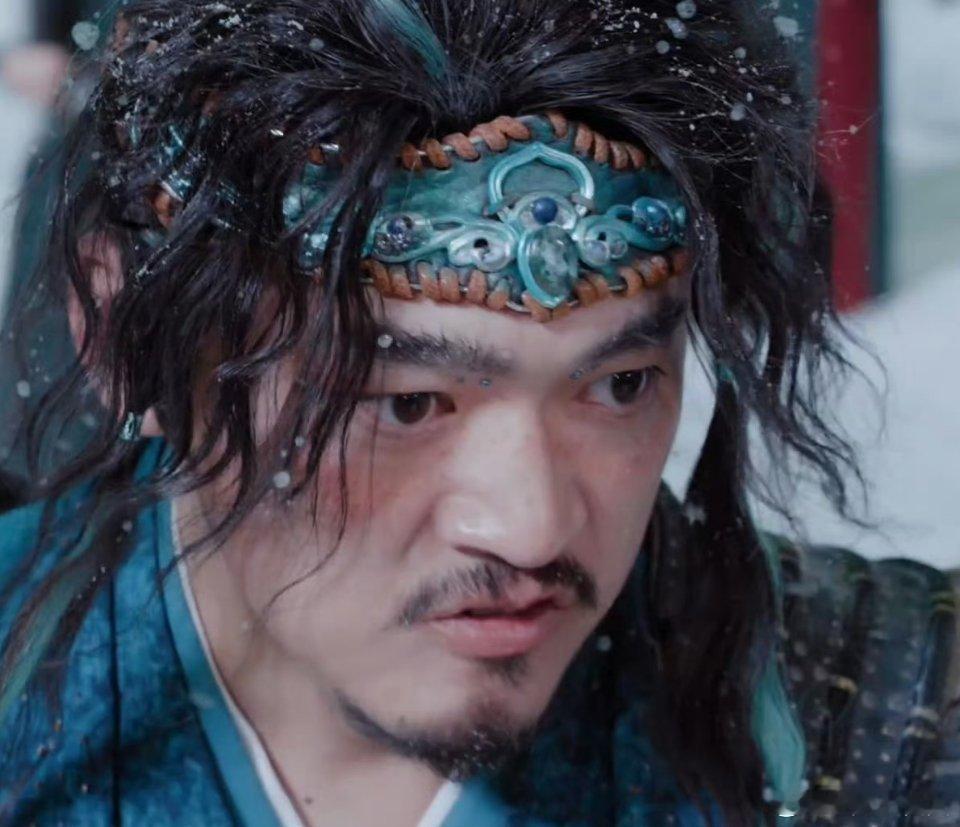 西方桃每天对着这么一位糙汉叫小翠的时候会不会分外怀念普珠先生风姿绰约的倩影 ​​