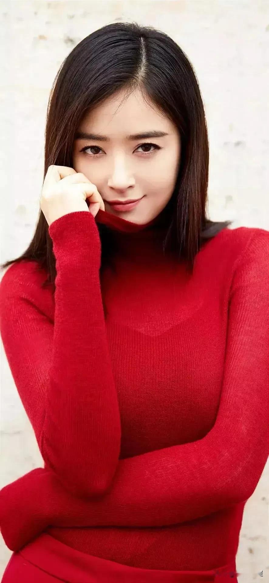 都说她大骨头架子，掩盖了她的美貌。其实，蒋欣171身高，这个骨头架子配得上她好身