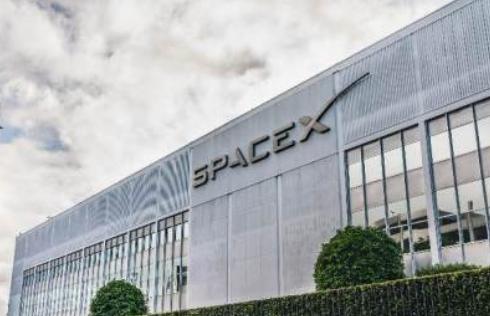 直接炸了！SpaceX 官宣彻底封锁中国大陆。
 
就在6月5日，无数网友亲测发