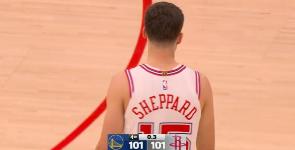 火箭新星谢波德真是一名天才射手！虽然今天火箭在主场以113：115惜败于勇士，但