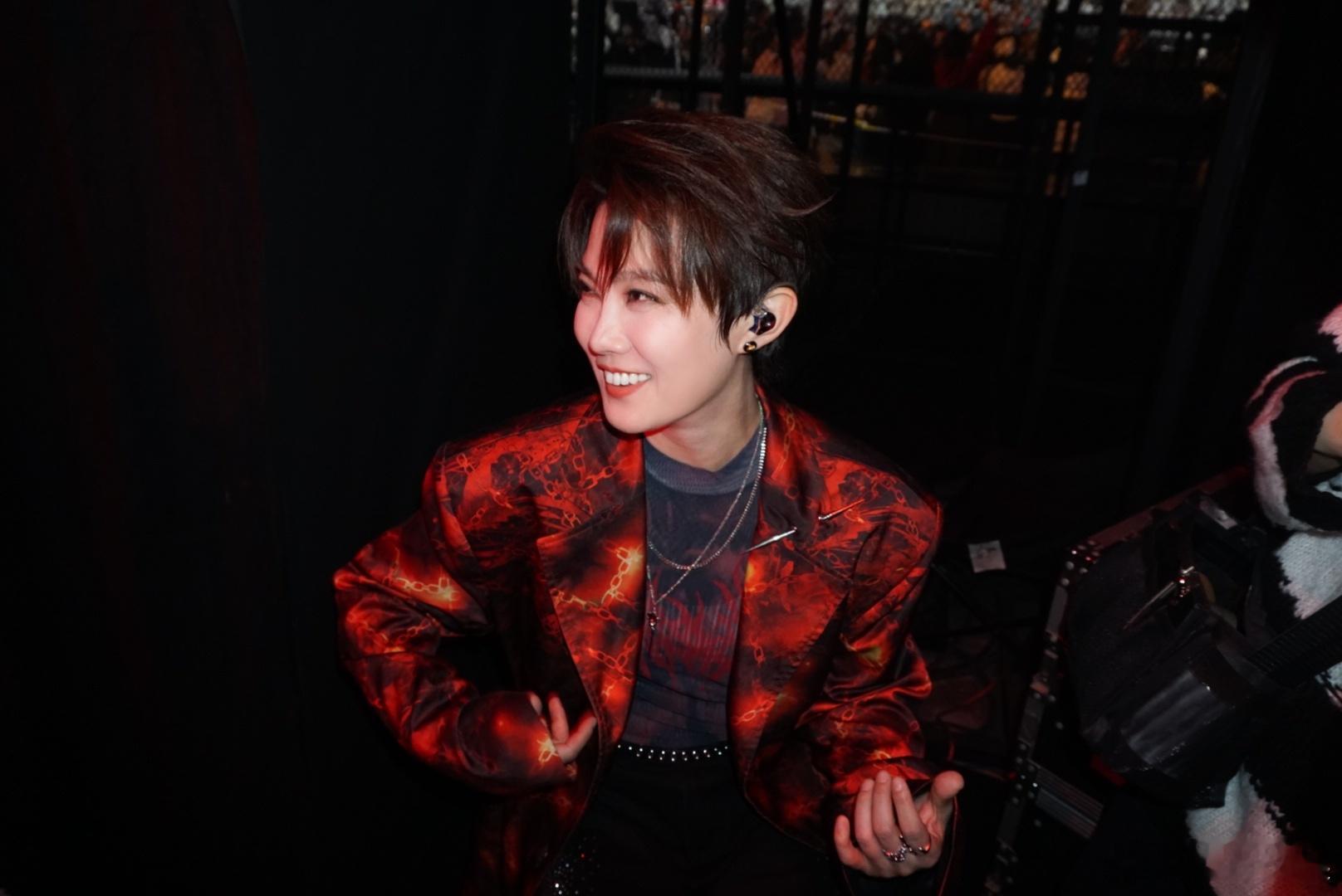 刘力扬rap  时光音乐会 刘力扬于时光音乐会的 rap 亮相太让人眼前一亮了呀