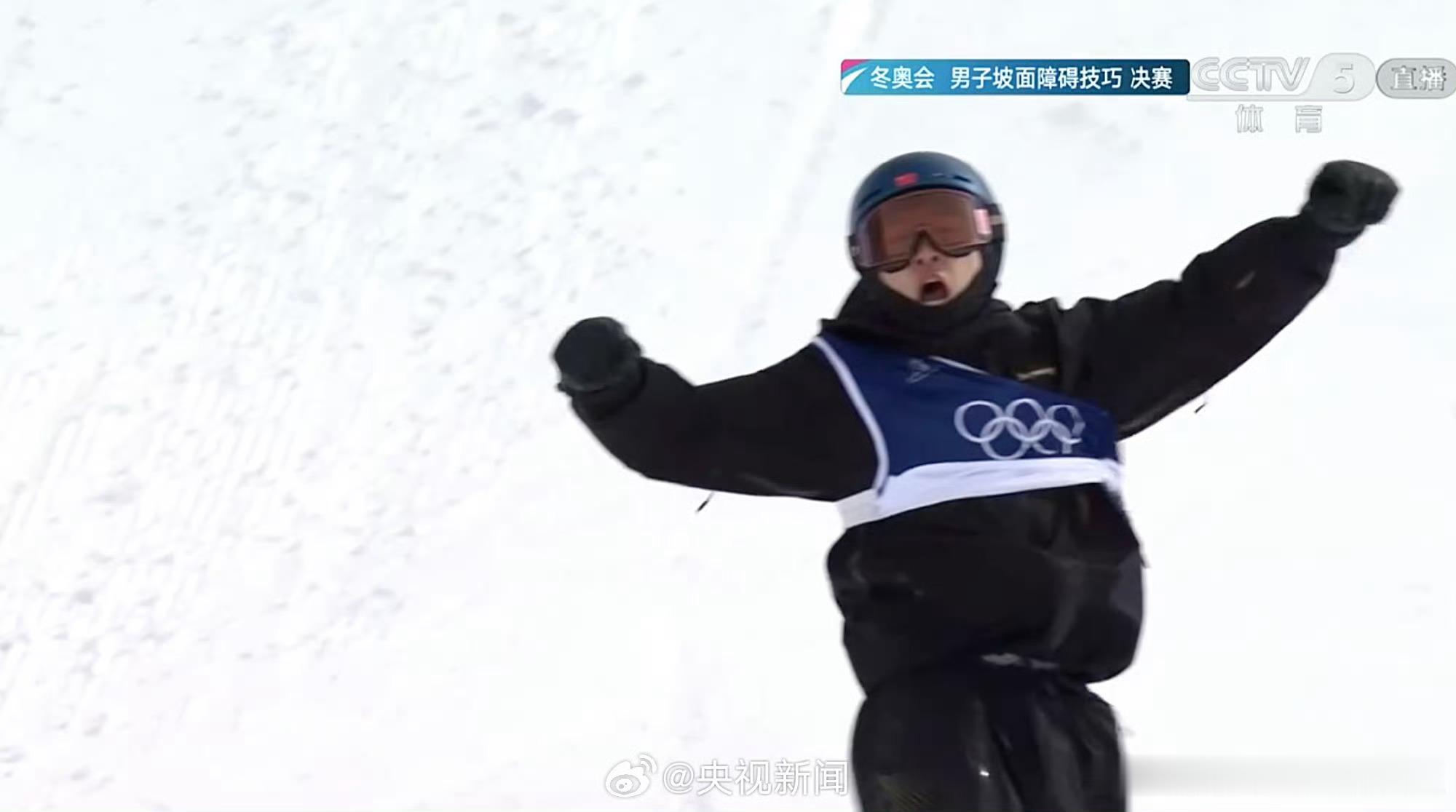 首金虽迟但到！！！恭喜苏翊鸣！！！🎉中国队米兰首金苏翊鸣金牌苏翊鸣的生日礼物是