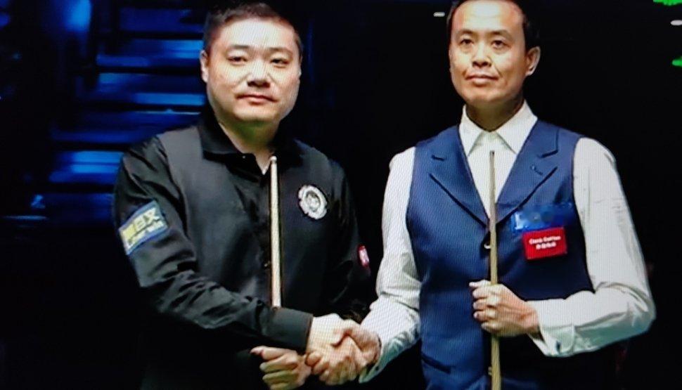 苏州斯诺克大师赛邀请赛，丁俊晖与傅家俊的表演赛。傅家俊凭借良好的单杆能力，5:4