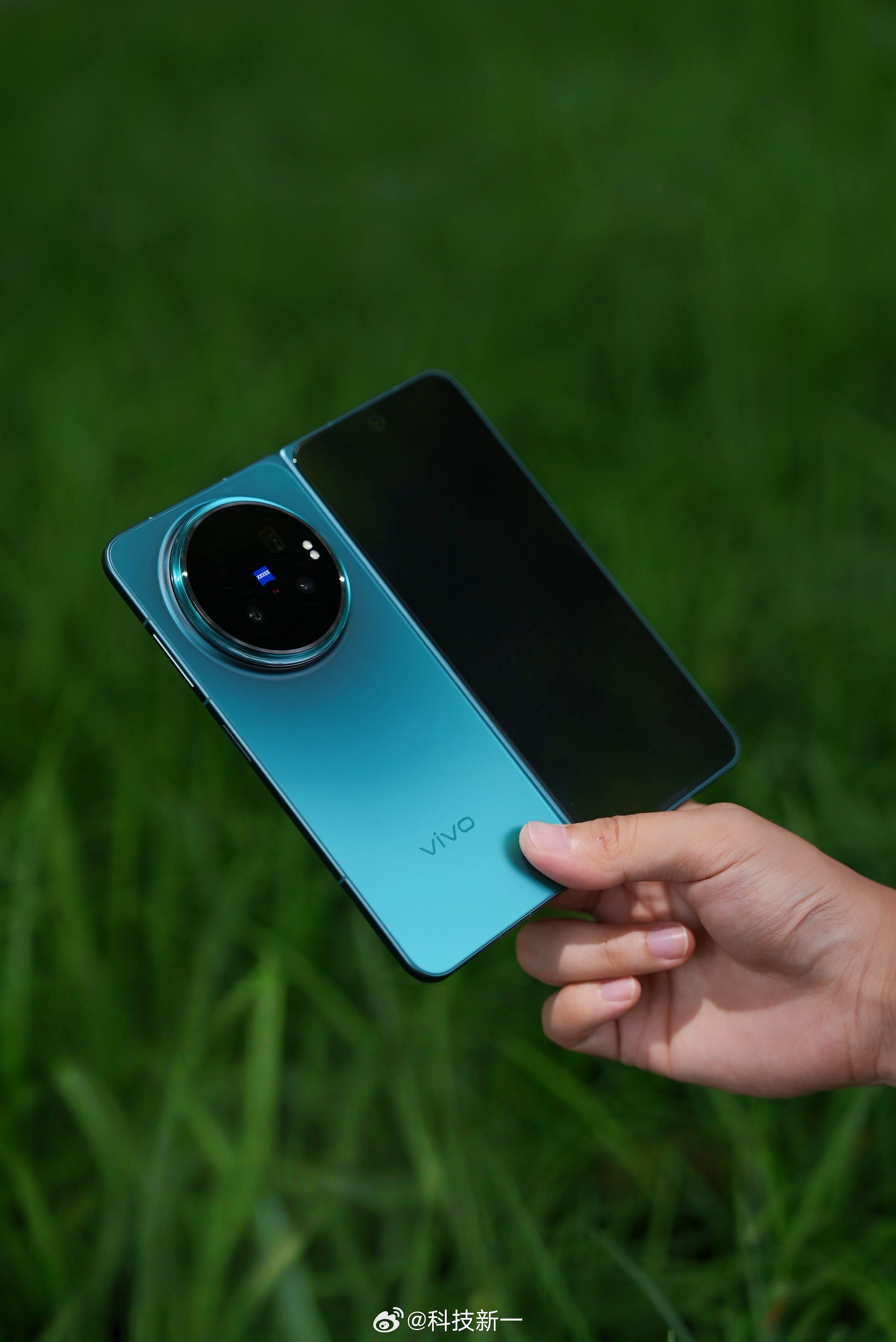 来，猜一下vivo X Fold6的起售价，前三位猜对的送大礼（每人只能猜一次）