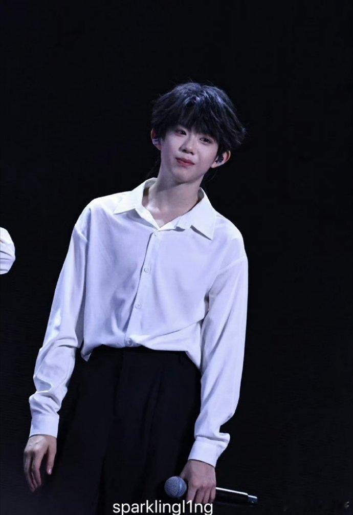 奶里奶气的陈奕恒 