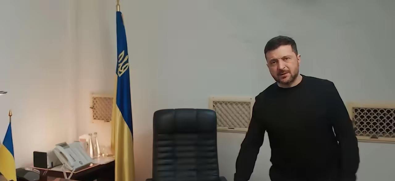 泽连斯基要求西方2027年让乌克兰加入欧盟

泽连斯基直接开口，要欧盟给准话，2