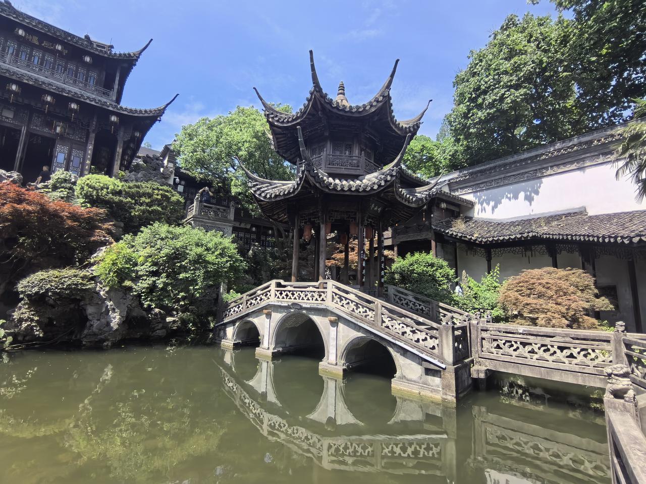 亭与石桥