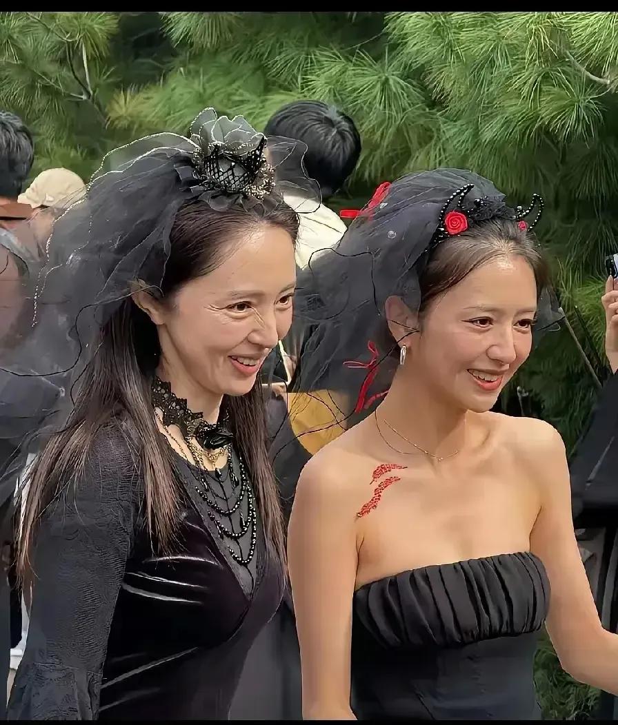 董璇年轻的时候那么美，衰老的这么快。
是没有保养好吗。
爱人如养花，好的婚姻，遇
