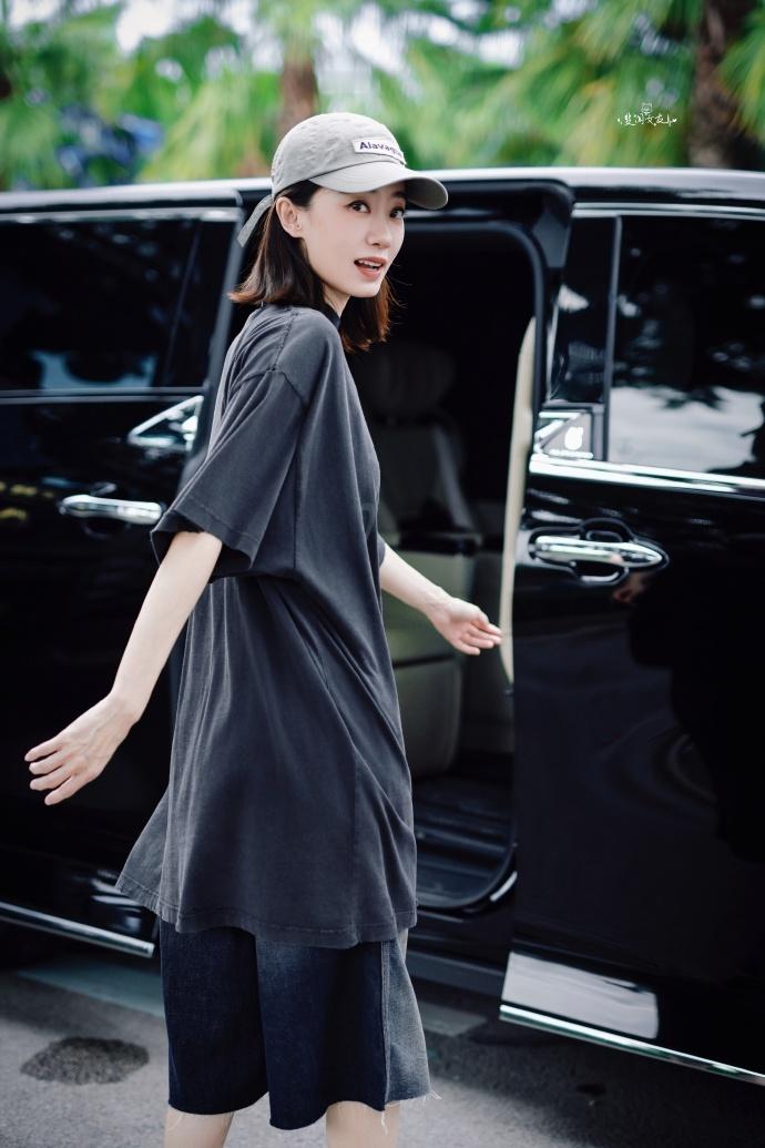 张小斐演职场剧也带妈味张小斐新角色自带温柔气场！《开盘》里的张微重回职场，懂得因