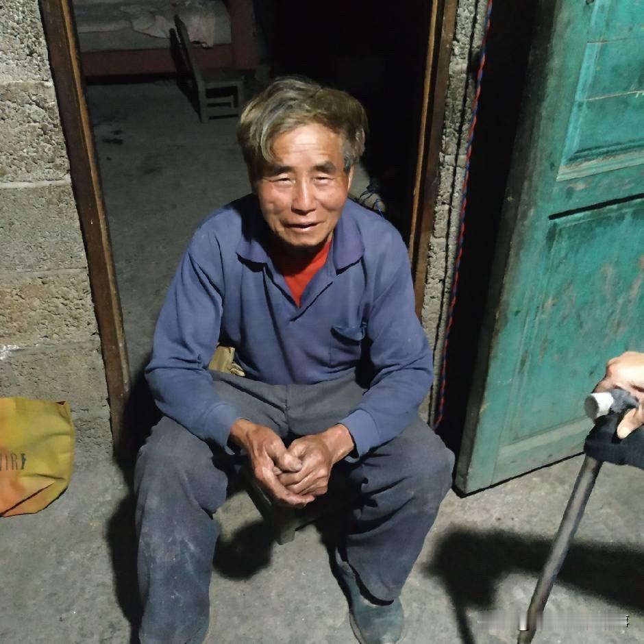 一辈子都不肯服输的你，生命停在了85岁。你性子爽朗豁达，向来热爱生活，往日相伴时