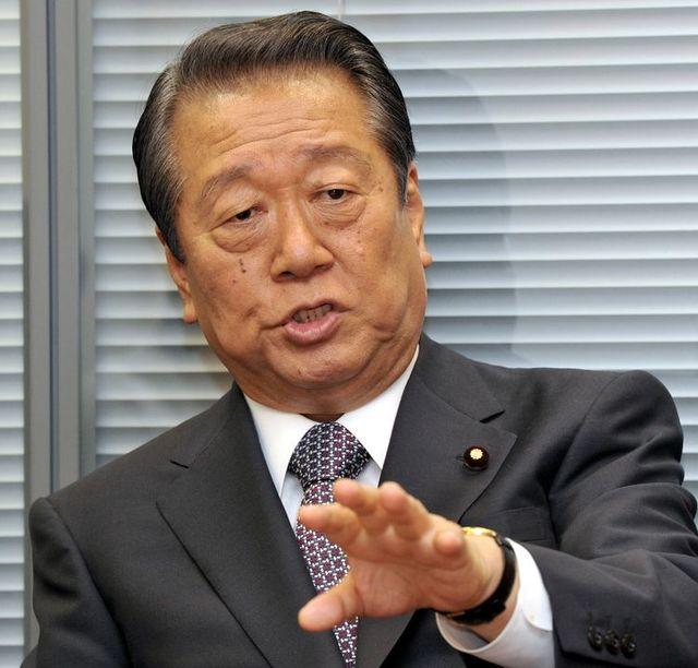 12月8日，日本议员发出灵魂一问：“如果首相本人引发国家危机，该怎么办？”根据雅