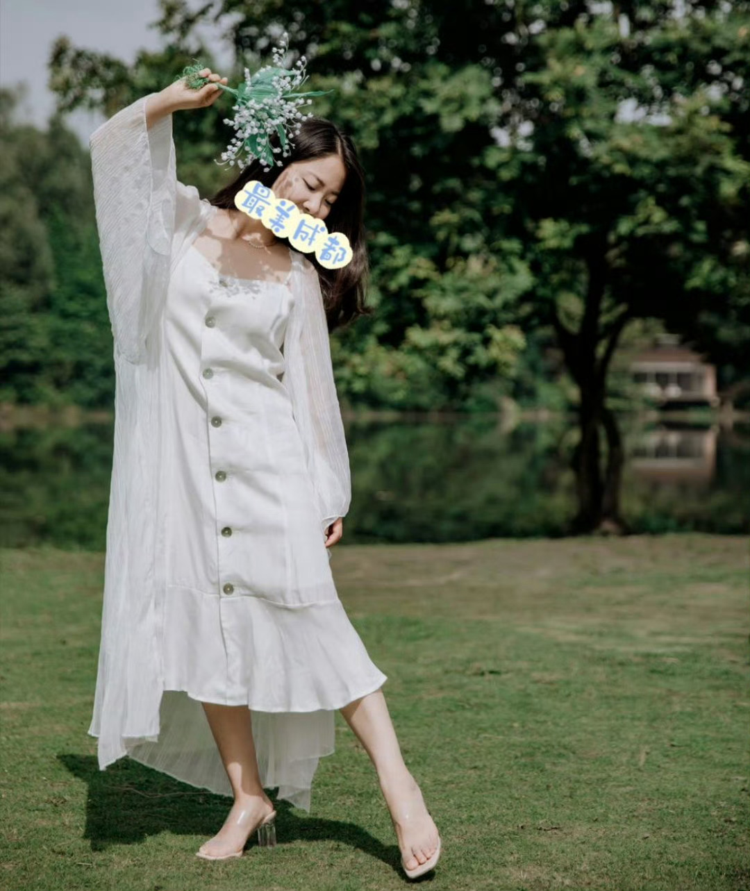 成都征婚【第7550号】93年女生，文职工作，年收入10，成都有房，父母体制内；