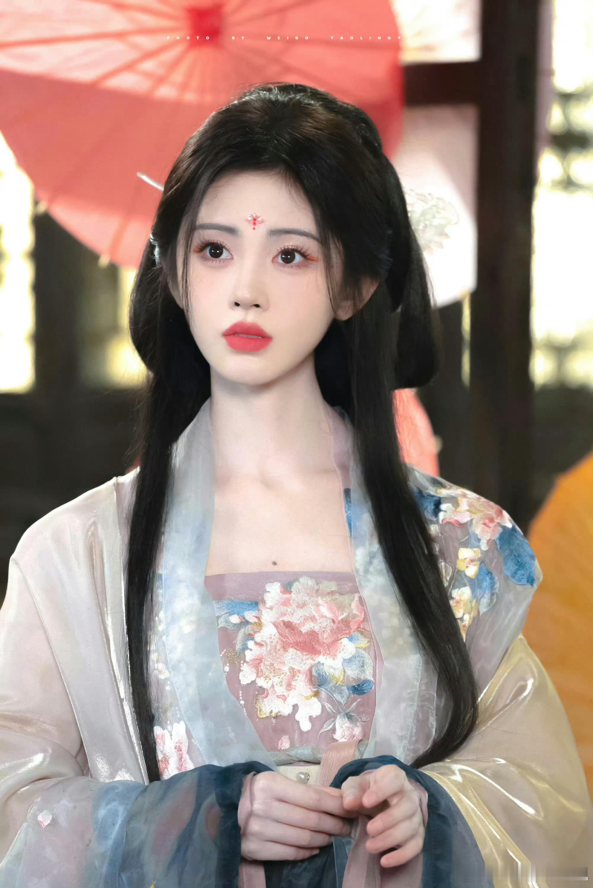 这给鞠婧祎p的我都不认识了 ​​​