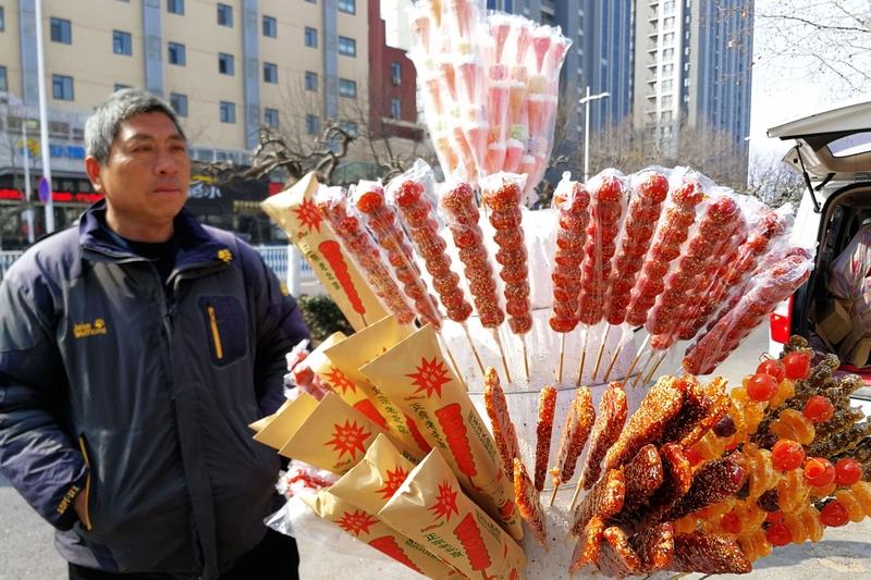 青春里出糗的瞬间，就像星星点缀着夜空，又尴尬又难忘。我在科学课上闹过大笑话，老师