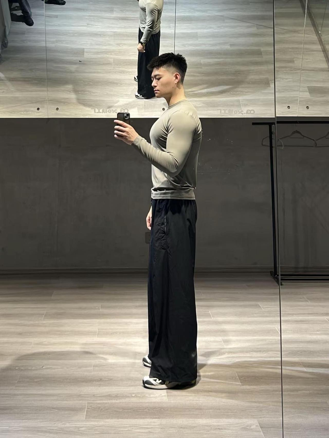 健身 男生穿搭 健身穿搭 薄肌男孩