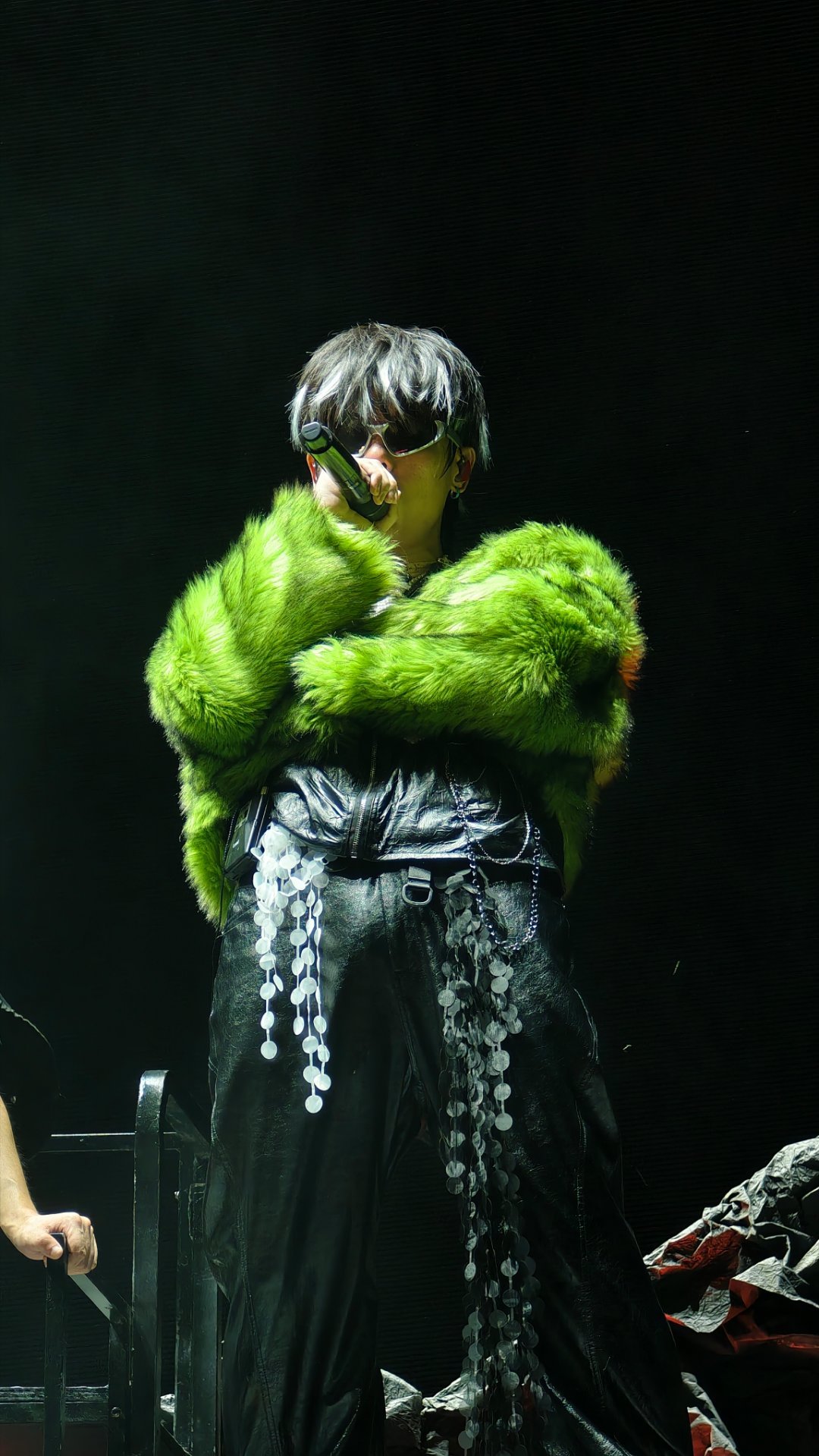法老法老2026生于未来巡演 宝贝这一场也辛苦了 郑州40度你穿的跟凛冬将至一样