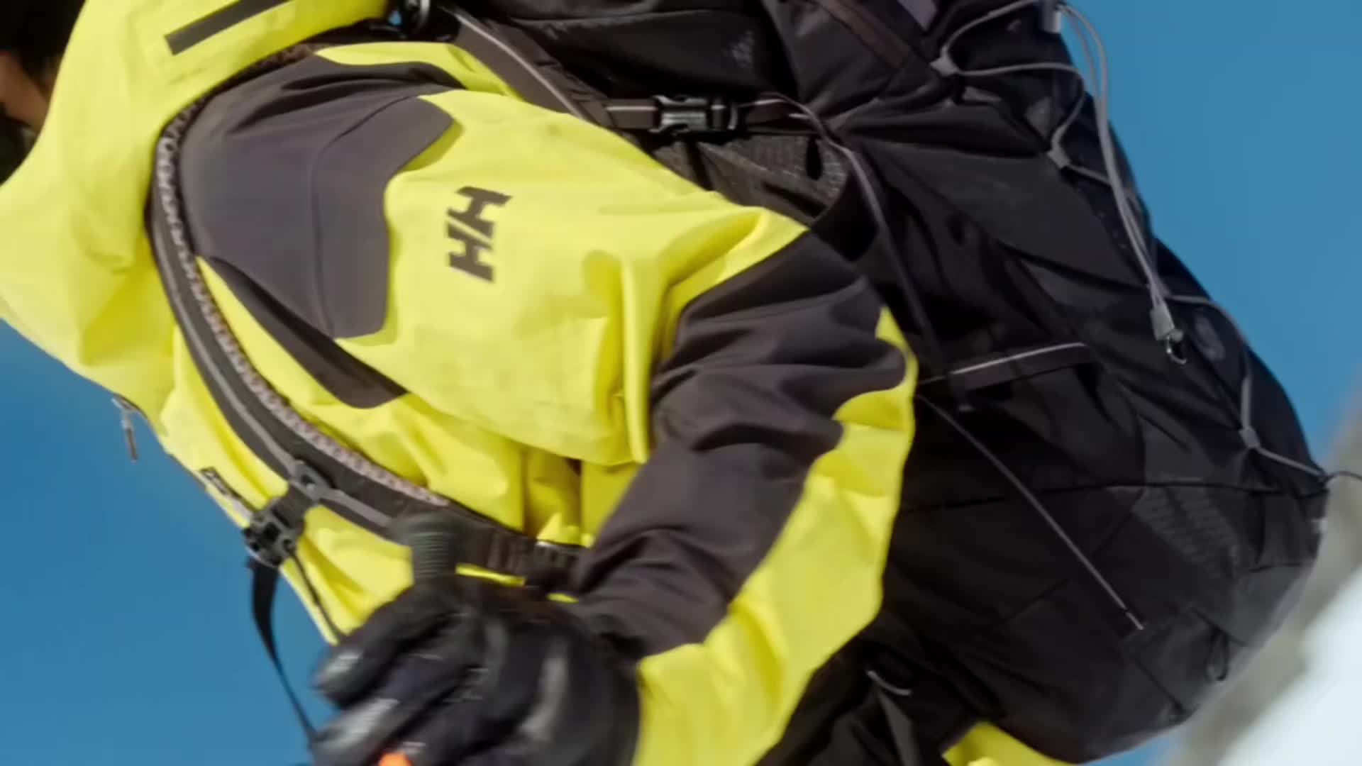 🏔️风雪为伴 探索不止💚 谁家宝宝这么酷 原来是摩托姐姐家的王一宝...