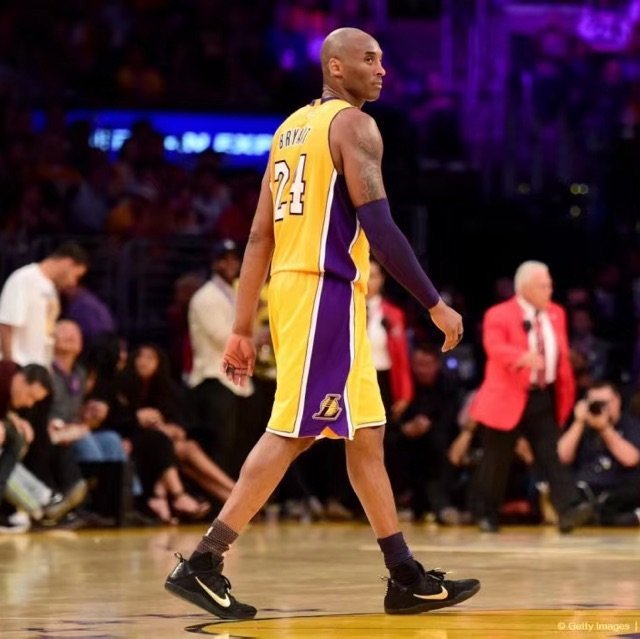 明天收官之战又是打爵士，10年前也是。。。等等已经是10年前了吗湖人国度