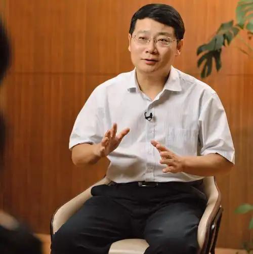 掌声送给你！管清友近期出席论坛说了很多大实话，一是A股什么都好，就是对投资者不友