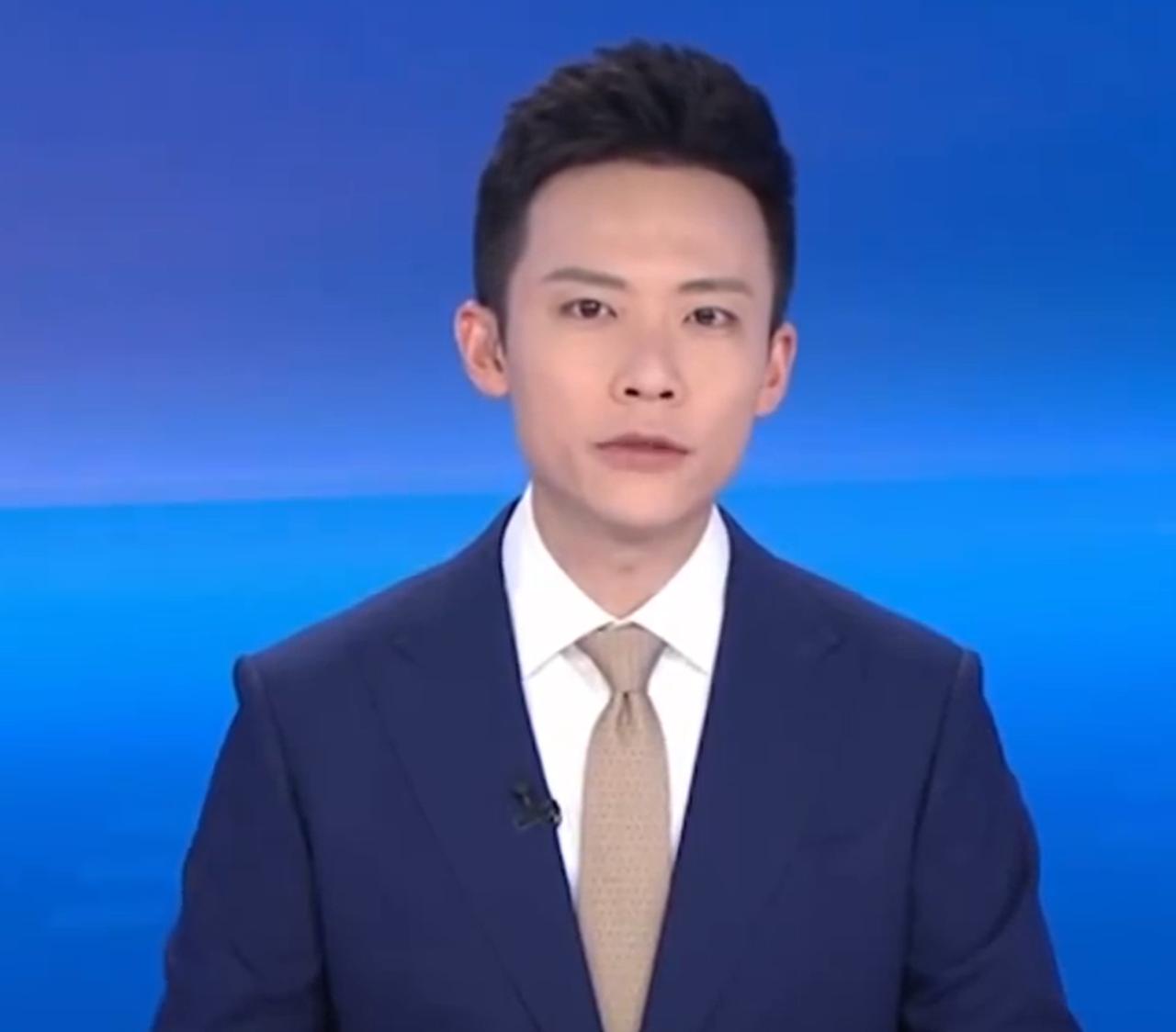 别猜了，福建舰不是入役，而是进行“科研试验和训练任务”。

估计一部分网友，看到