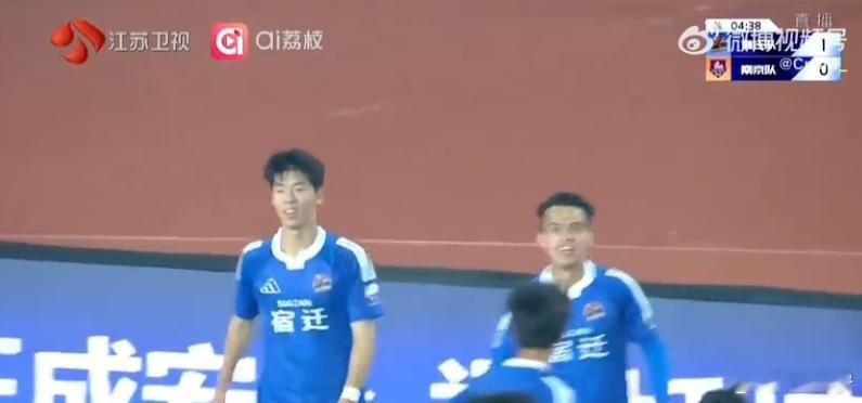 要说国内最火爆的民间体育赛事，那一定是苏超，我一个篮球人都挺关注苏超的比赛。去年