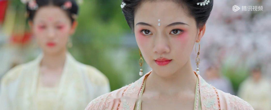 锦绣里每个人妆容真的好拉 ​​​