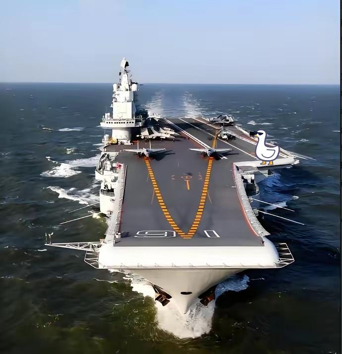 咱们耐住性子不动手，核心底气是这张“全球生意网”！
 
别光盯着飞机大炮，大国博