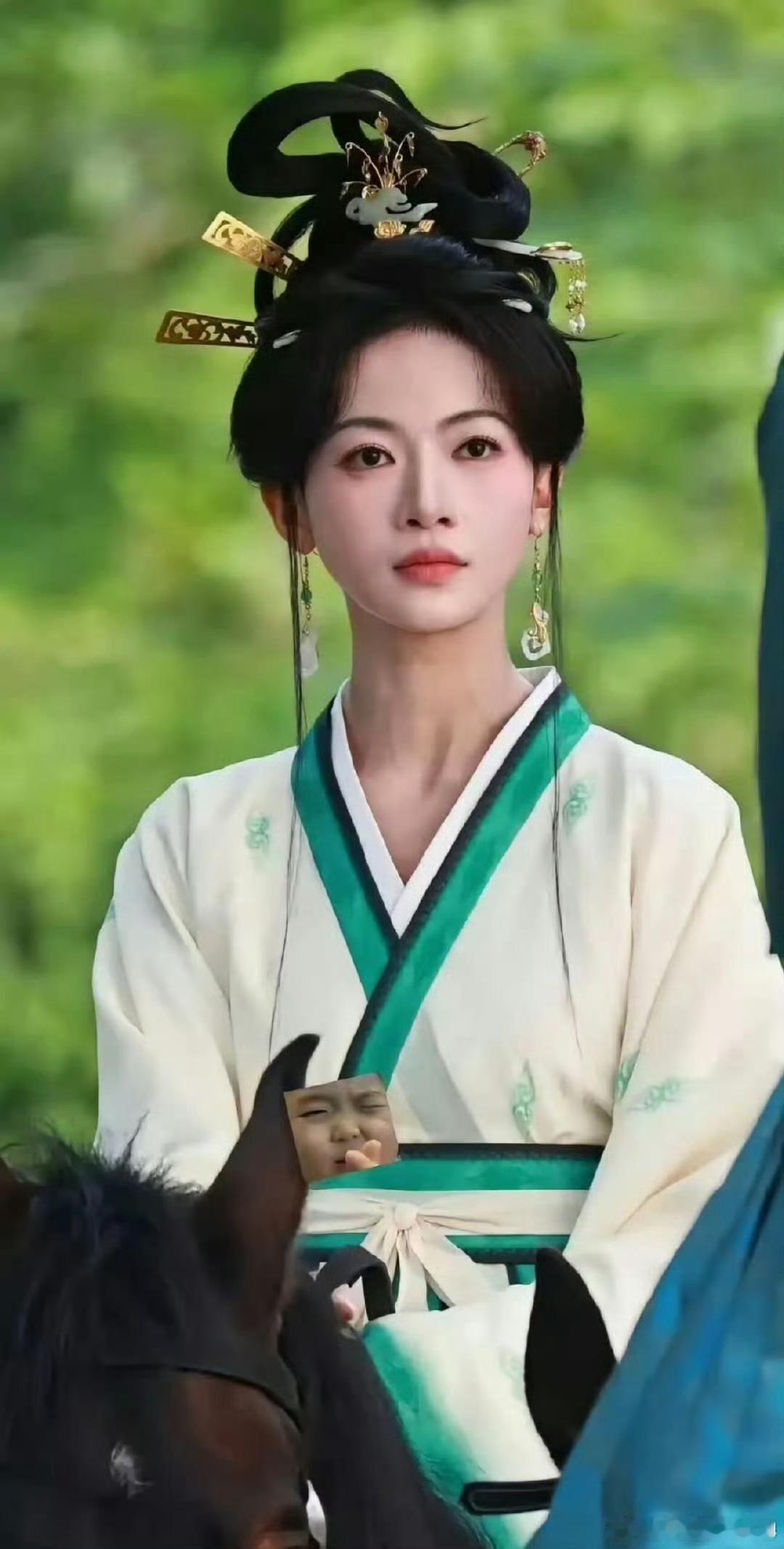 吴谨言 产后发胖受益人确实更美了，女孩子还是不能太瘦了，有点肉肉好看 