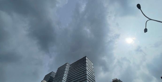 立夏节气的最后一天，北京在阴雨天气中度过。你那里的立夏尾声，是什么天气？[思考]