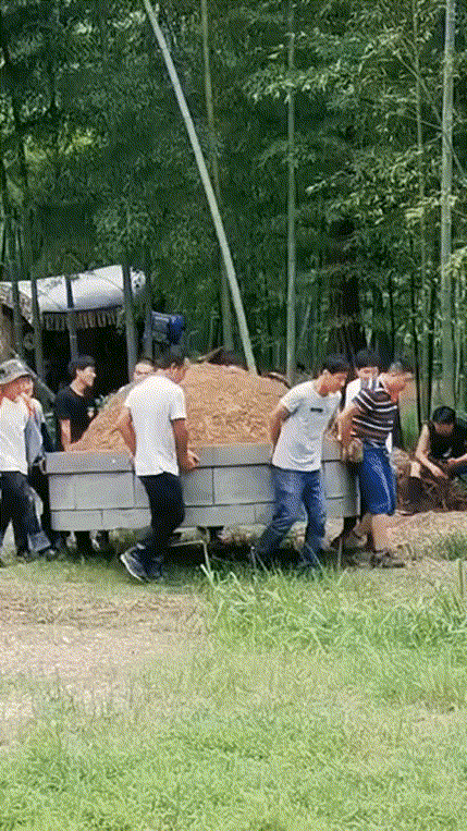 影视剧里的道具坟，原来是可移动的啊