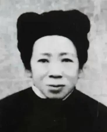 1982年，河北老太太病逝。临终前，她交待儿子说：“我死以后，无论你发现了什么，