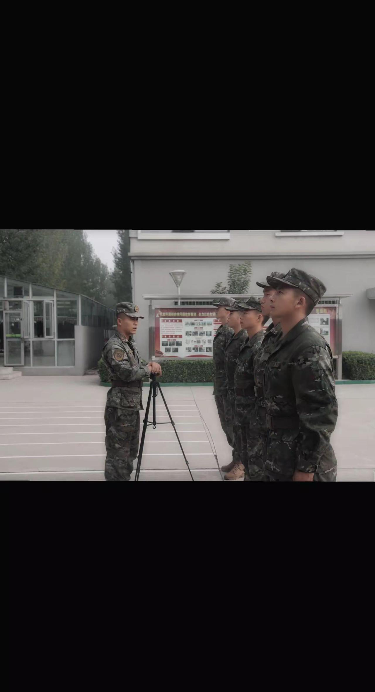你现在这般憔悴 颓废 消极的样子 实在对不起当年意气风发的自己国防教育装备