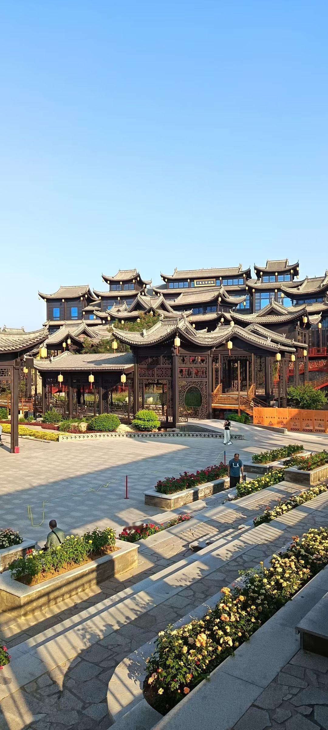 记录我的2026漫步古街亭阁，青砖黛瓦藏着古韵闲情。檐角错落，灯笼轻摇，一砖一瓦