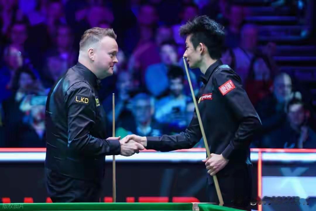惊人的相似，都是6-2！北京时间1月15日，斯诺克大师赛首轮结束，8强全部产生。