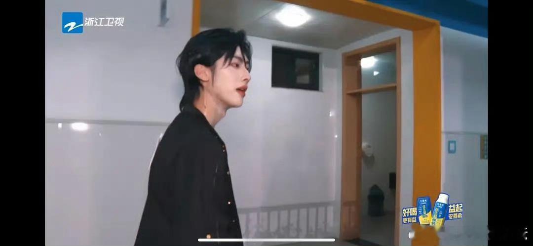 上跑男有必要画这么浓的妆吗 ​​​