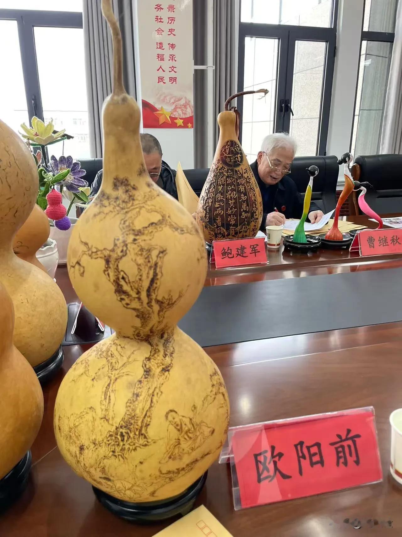 #秋日生活记录#
葫芦，被称为吉祥物。我们学校有个葫芦园，培植出很多种葫芦。学校