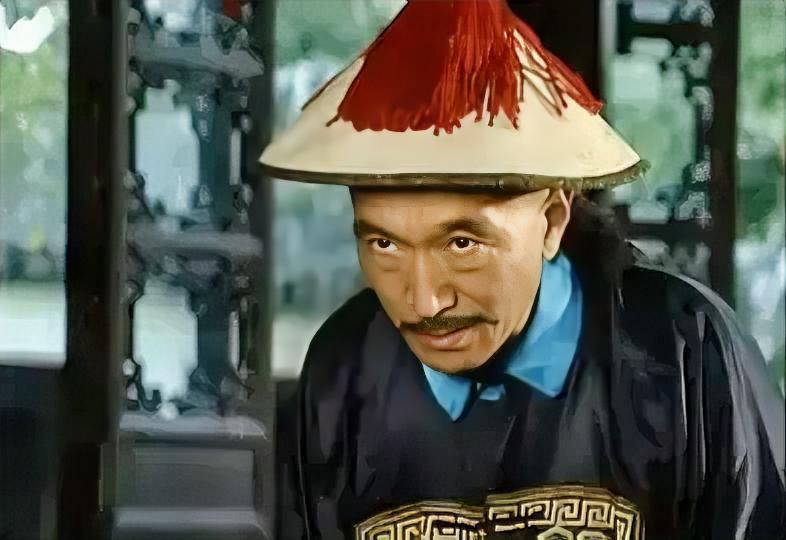 乾隆问龙袍值多少？刘罗锅答一文钱，满朝吓跪。“大胆刘墉！朕的龙袍乃是无价之宝，你