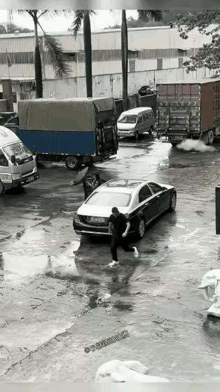 我就问问。出啥事了？能让男人这样的生气？？？？