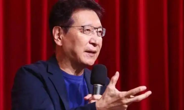 新加坡的《联合早报》10月18日报道，国民党资深党员赵少康在几天之内，竟接连两次