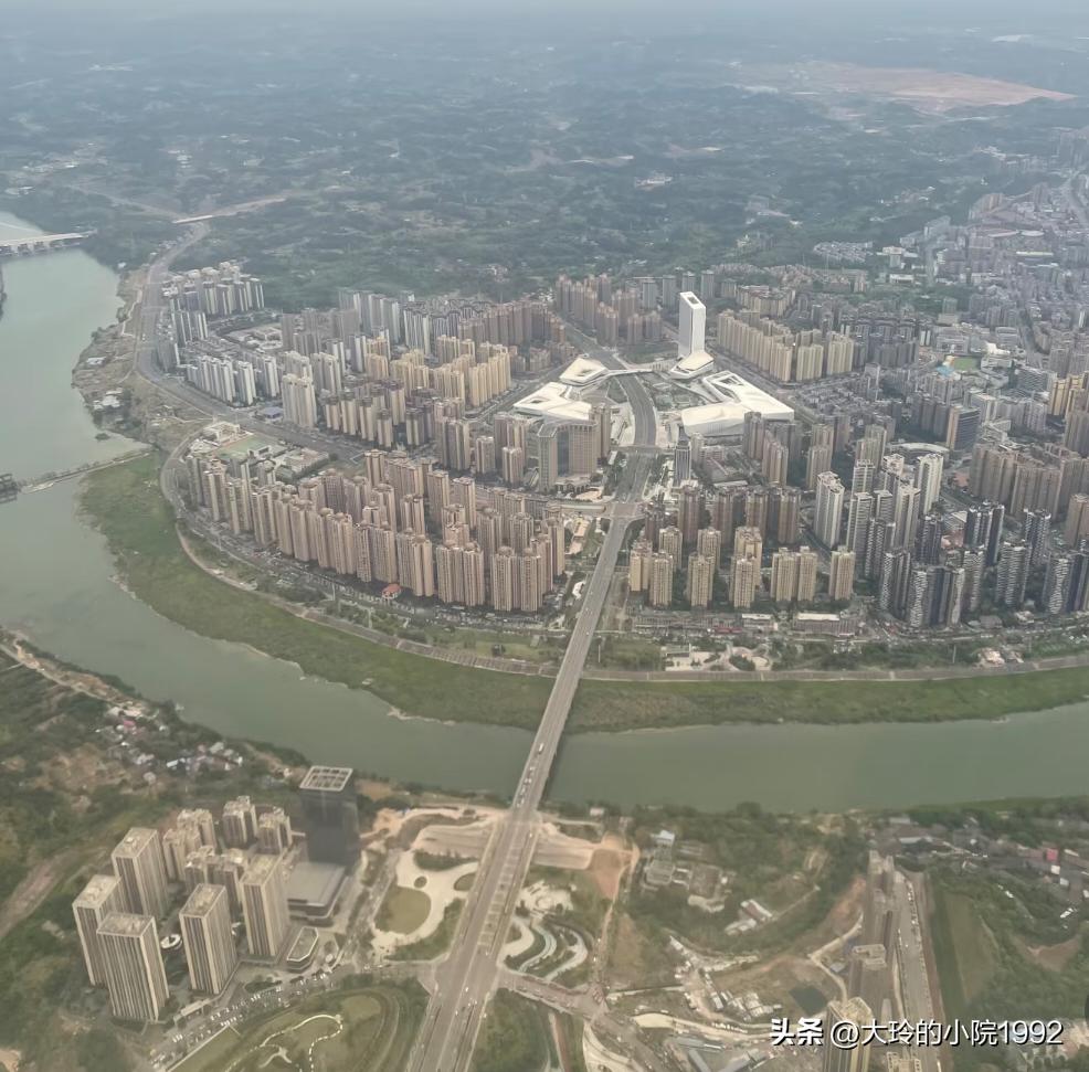 这是四川哪个城市？如果你住过这白色的高房子你就知道了！
