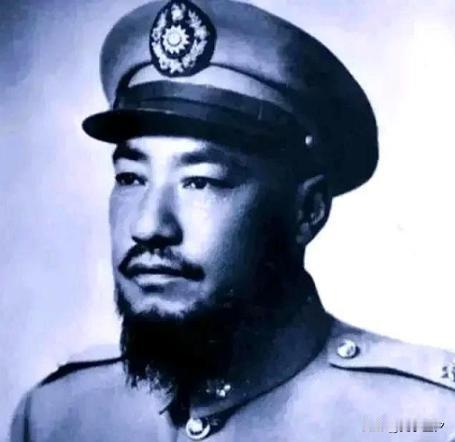 1958年，青海“土皇帝”马步芳偷偷在亲侄女喝的水里下了药，多年后她让他客死异乡