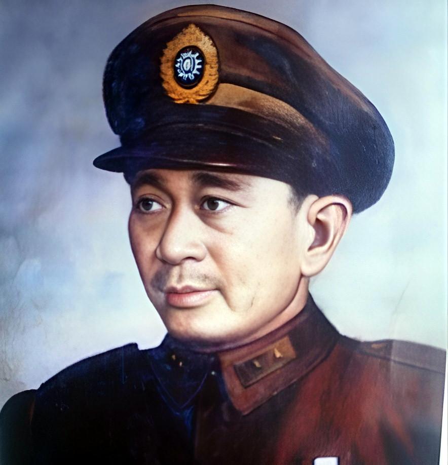 他是著名的“逃跑”将军，也是黄埔一期最长寿者活了103岁，还生下一个家喻户晓的明