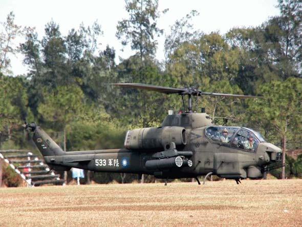 4 月 21 日，台海空域上演一场震撼全网的空中交锋，解放军飞行员一句干脆利落的