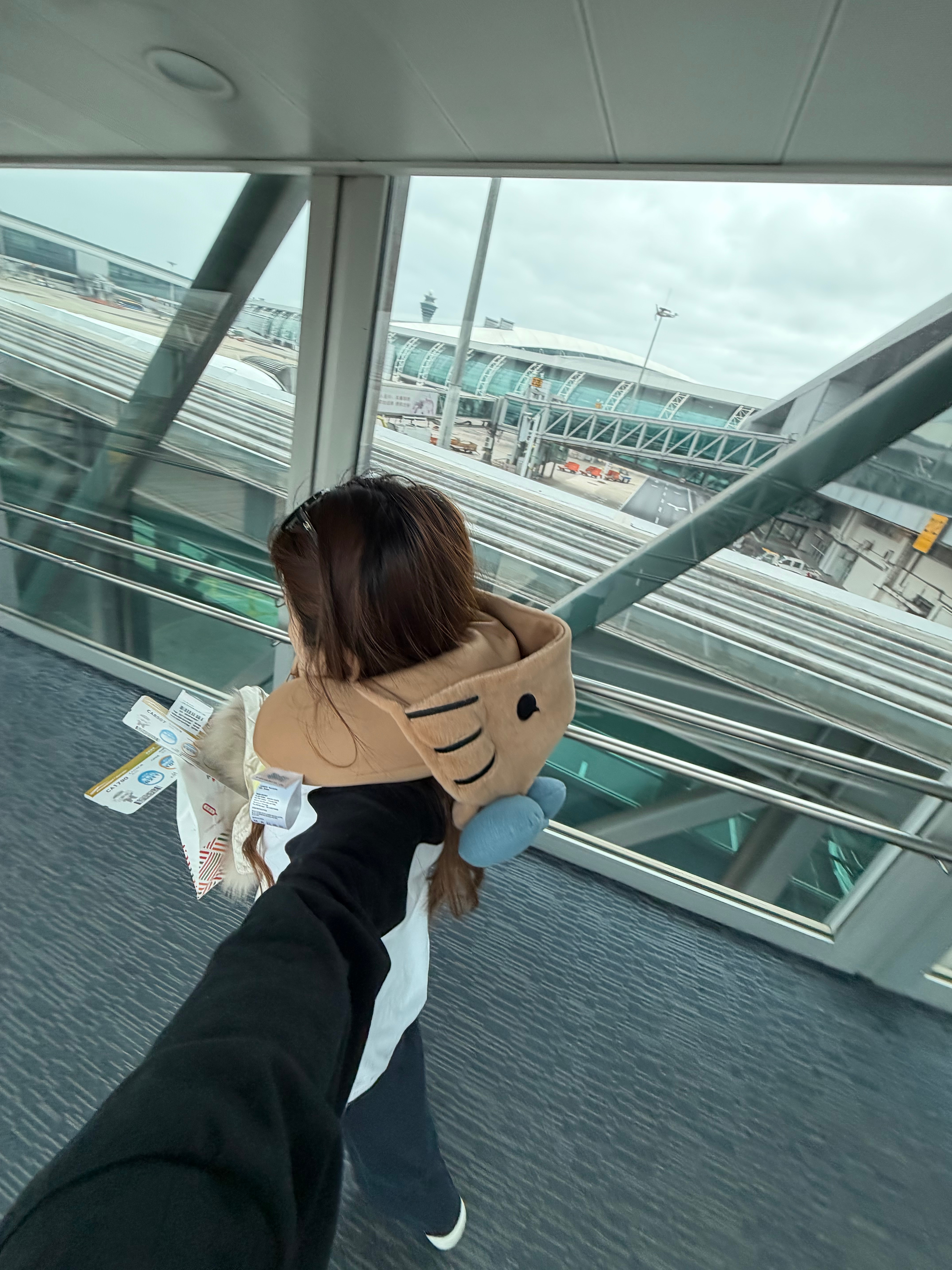 新年快乐呀贝贝们 昨晚刚从广州回家 今天起床吃了奶奶做的的饺子和凉菜牛肉 换了个