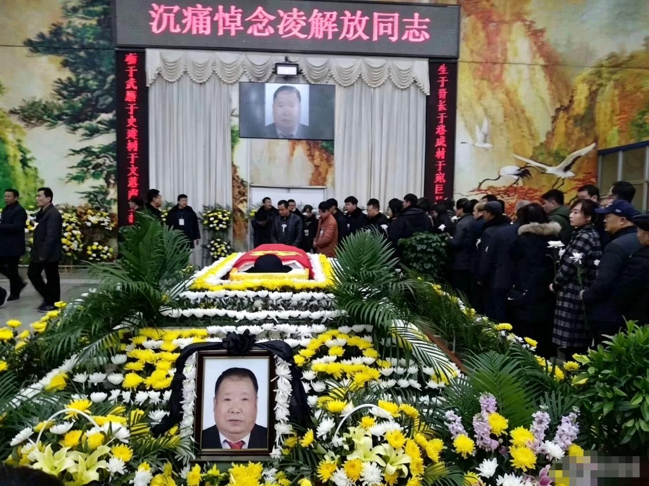 送别二月河，一张罕见的留影，这张照片拍摄于2018年12月19日上午，地点河南南